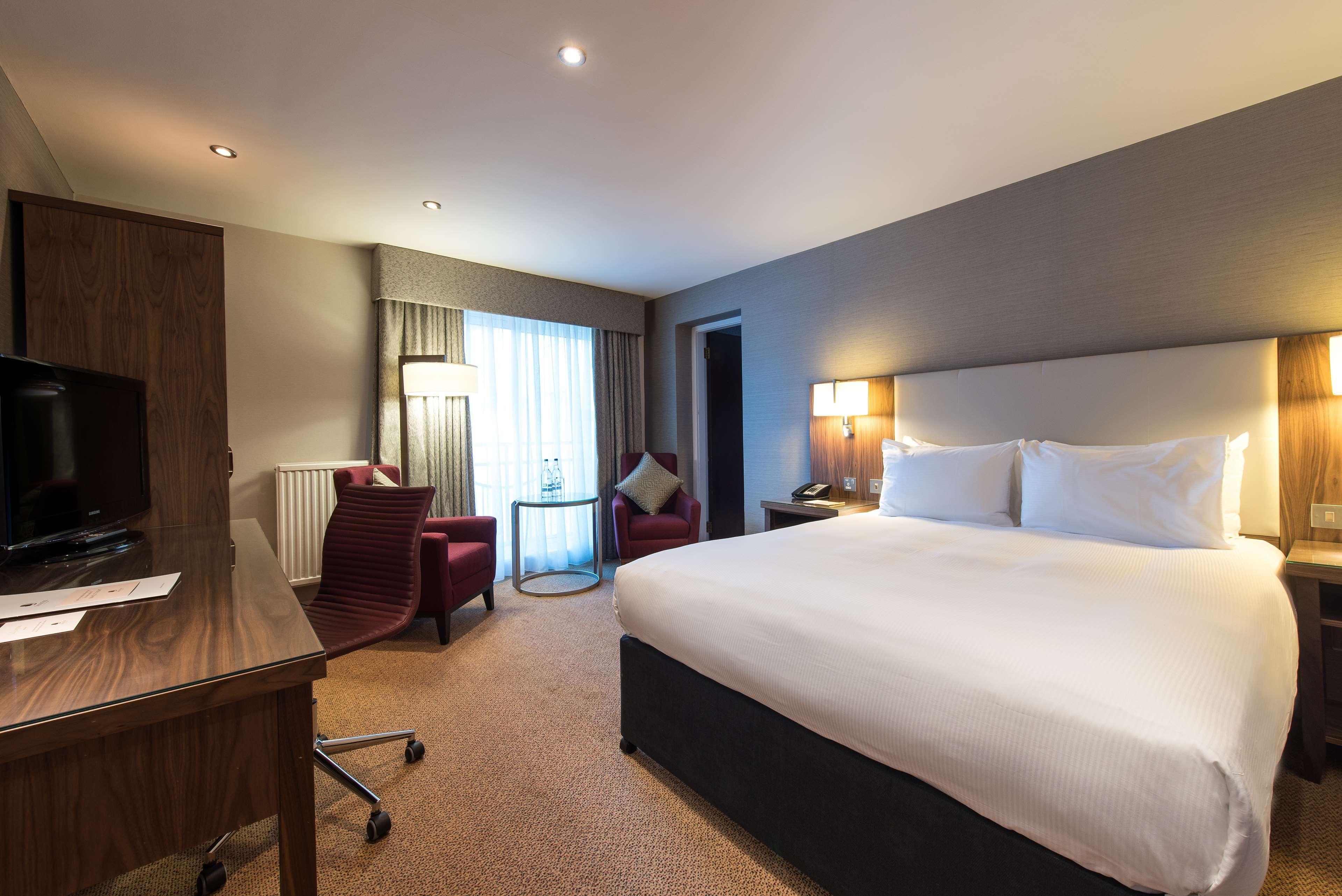 Doubletree By Hilton Aberdeen Treetops 外观 照片