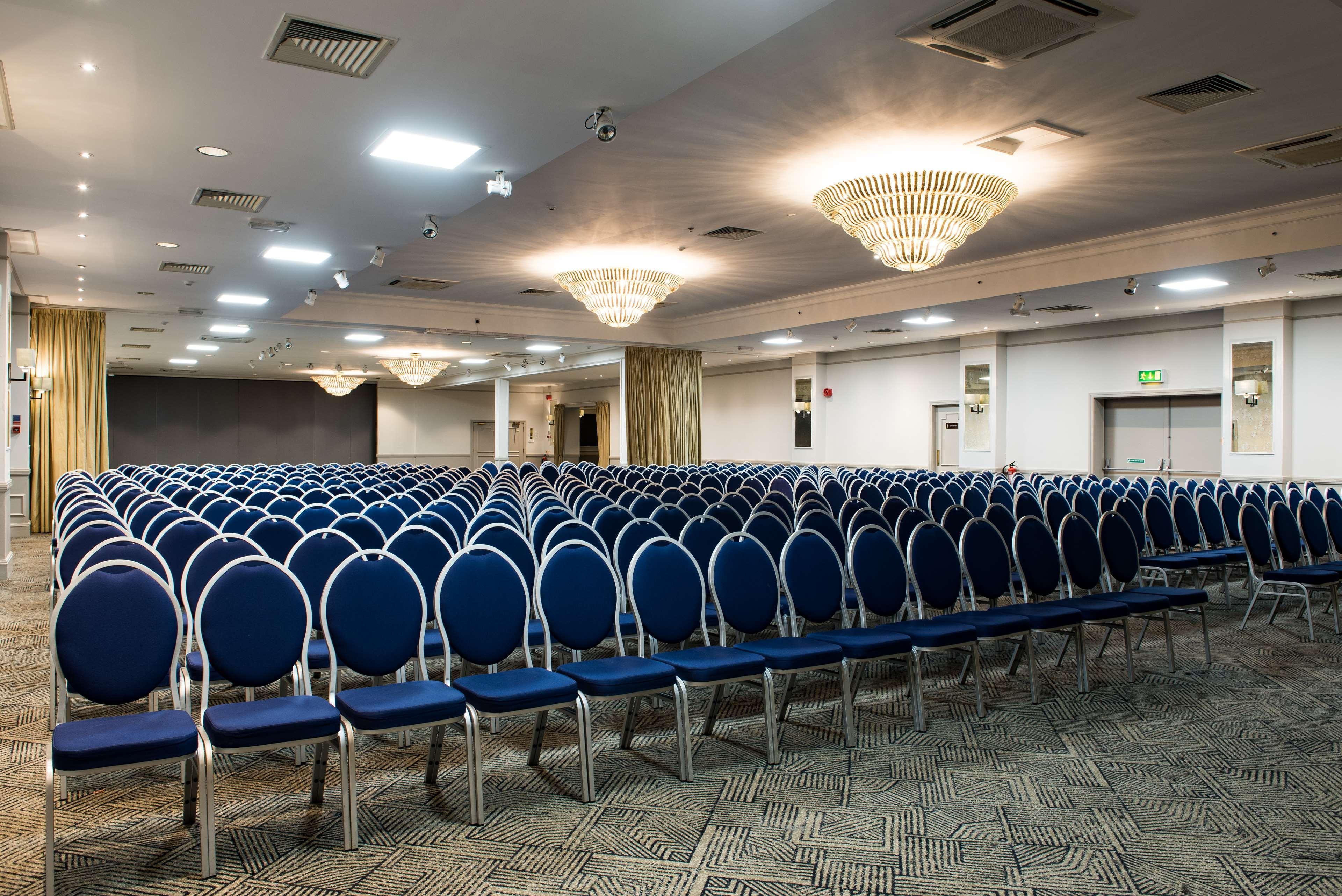 Doubletree By Hilton Aberdeen Treetops 外观 照片