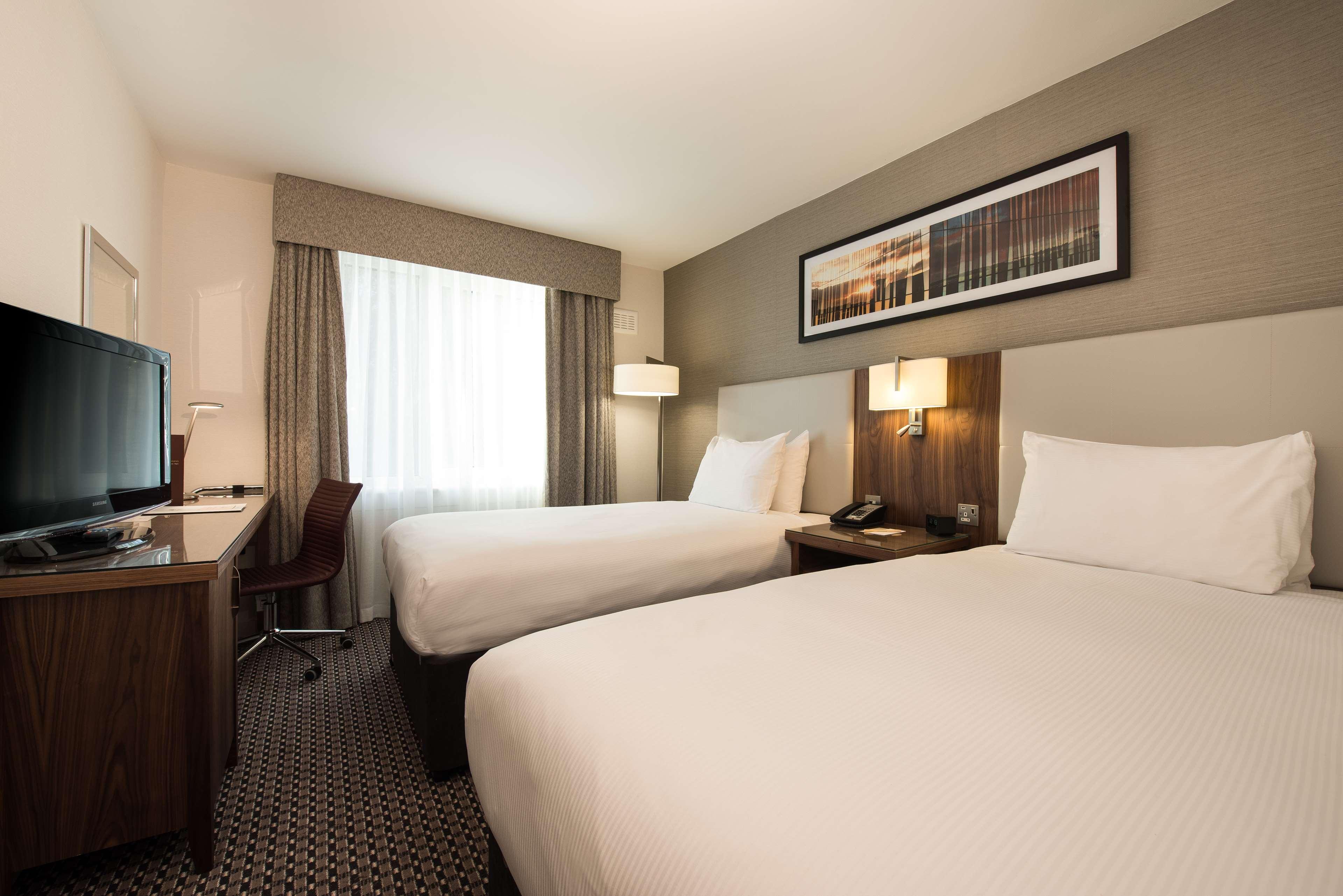 Doubletree By Hilton Aberdeen Treetops 外观 照片
