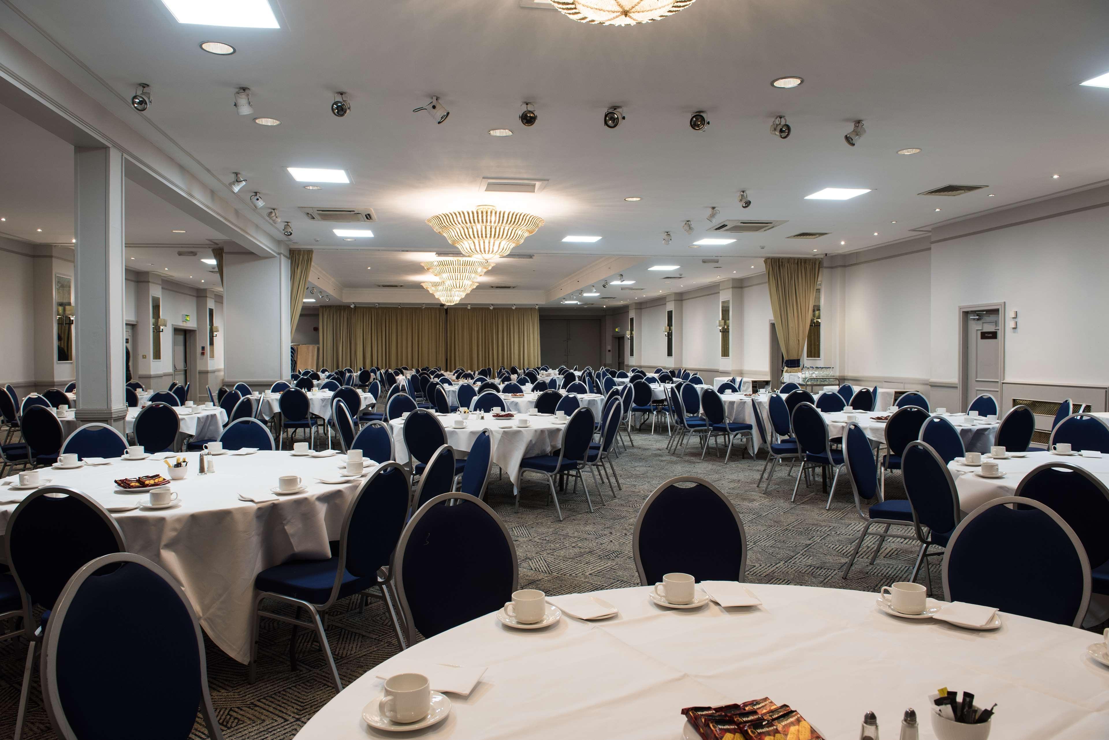 Doubletree By Hilton Aberdeen Treetops 外观 照片