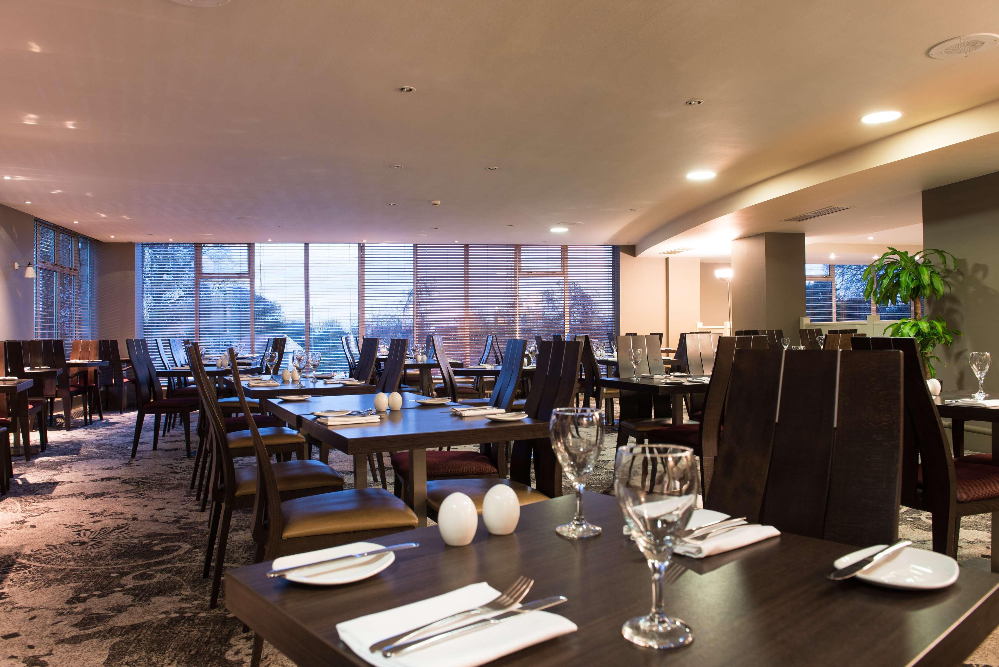 Doubletree By Hilton Aberdeen Treetops 外观 照片
