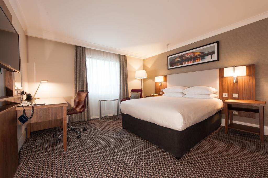 Doubletree By Hilton Aberdeen Treetops 外观 照片