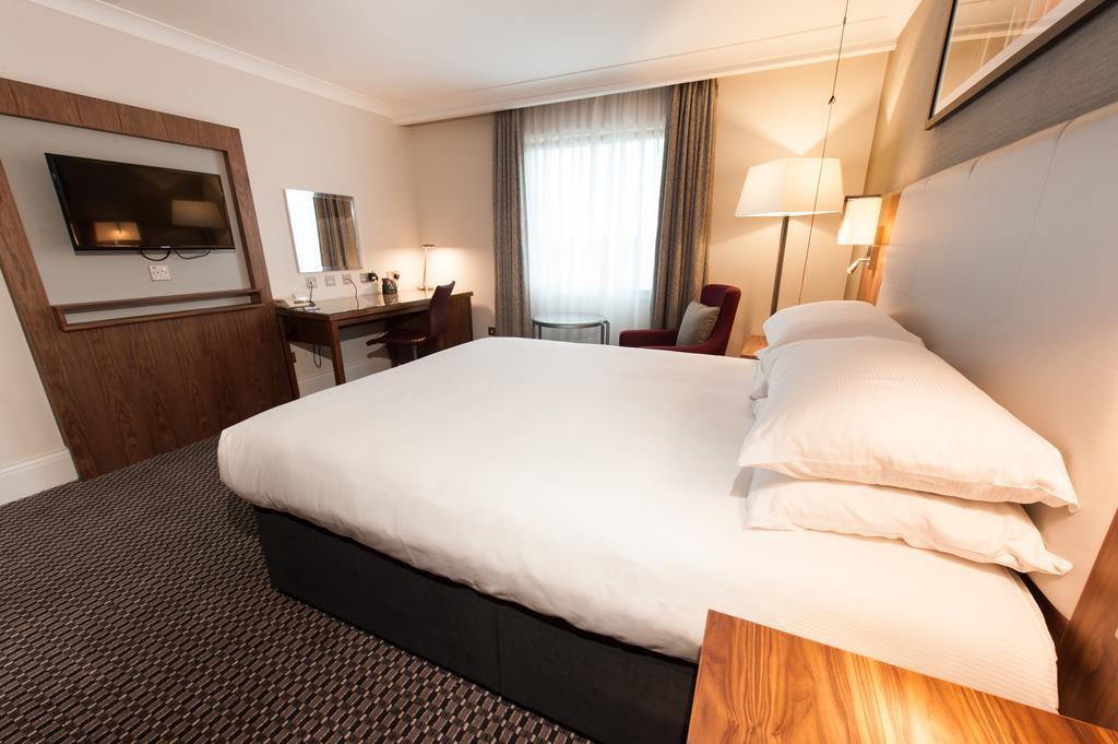 Doubletree By Hilton Aberdeen Treetops 外观 照片